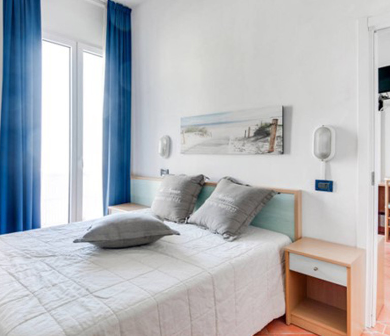 media.Camere-Standard_2Hotel-Delfino-Milano-Marittima